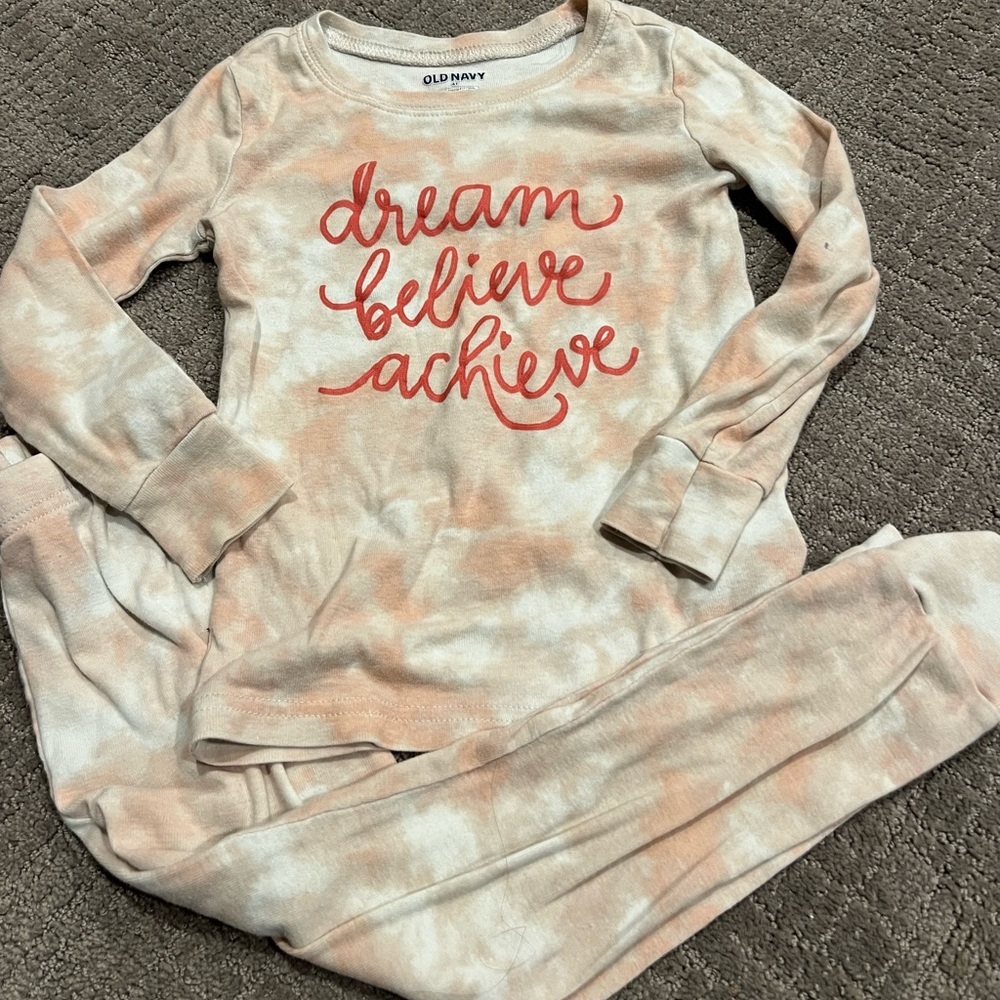 Old Navy Graphic Pajama Set Girls 4T
Dream, Believe, Achieve Tie Dye